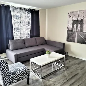  Apartment Cozy 4 Bedroom Townhouse - Peaceful Feel Of Canada